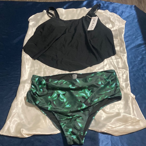 12CRAZY High Waisted Swimsuit Two Piece Ruffled Flounce Top Ruched Bottom XXL - Picture 3 of 12